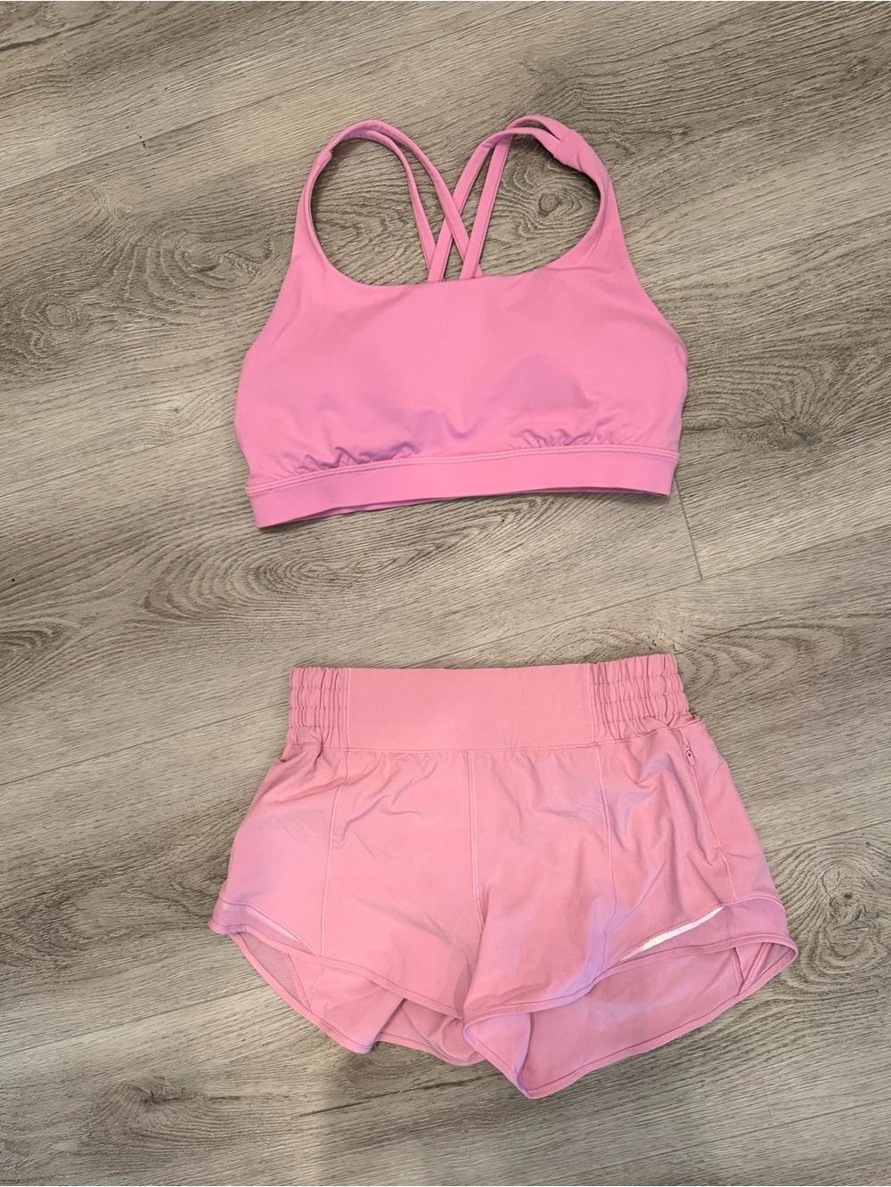 lululemon athletica Pink Crossback Energy Bra and Hotty Hot Shorts 2.5 inseam